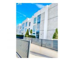 Apartamento de 2 Dormitorios con Balcón, Piscina y Garaje - Cerca del Arenal,