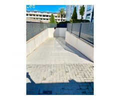 Apartamento de 2 Dormitorios con Balcón, Piscina y Garaje - Cerca del Arenal,