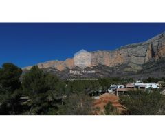 Oportunidad de Construcción en el Montgó - Parcela Amplia con Licencia Aprobada