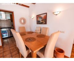 Elegante villa renovada con estudios de invitados a solo 2 km de la playa de