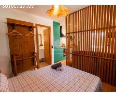 Elegante villa renovada con estudios de invitados a solo 2 km de la playa de
