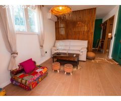 Elegante villa renovada con estudios de invitados a solo 2 km de la playa de