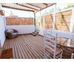 Elegante villa renovada con estudios de invitados a solo 2 km de la playa de