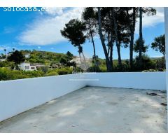 Elegante villa renovada con estudios de invitados a solo 2 km de la playa de