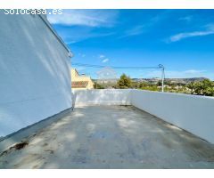 Elegante villa renovada con estudios de invitados a solo 2 km de la playa de