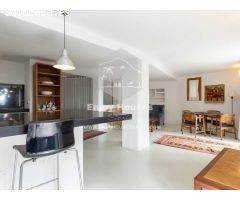 Villa mediterránea diseñada por un arquitecto con vistas panorámicas al mar en