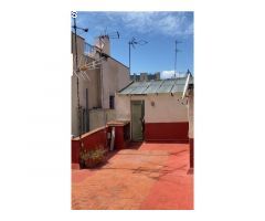 Piso con terraza privada en el gótico listo para entrar a vivir