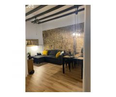 Piso con terraza privada en el gótico listo para entrar a vivir