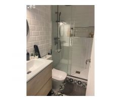 Piso con terraza privada en el gótico listo para entrar a vivir