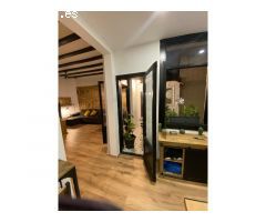 Piso con terraza privada en el gótico listo para entrar a vivir