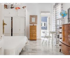 Villa de Estilo Andaluz con Gran Jardín en Sotogrande