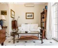 Villa de Estilo Andaluz con Gran Jardín en Sotogrande