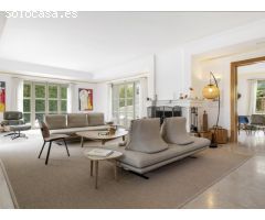 Villa en Venta en Sotogrande Zona F - 5 Dormitorios, Estilo Andaluz con Toques