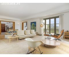 Villa en Venta en Sotogrande Zona F - 5 Dormitorios, Estilo Andaluz con Toques