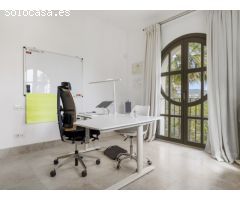 Villa en Venta en Sotogrande Zona F - 5 Dormitorios, Estilo Andaluz con Toques