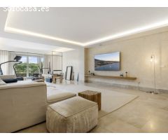 Villa en Venta en Sotogrande Zona F - 5 Dormitorios, Estilo Andaluz con Toques