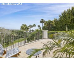 Villa en Venta en Sotogrande Zona F - 5 Dormitorios, Estilo Andaluz con Toques