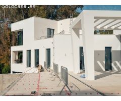 Villa contemporánea en construcción en un entorno muy bonitos de Sotogrande Alto