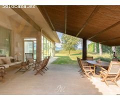 Espectacular chalet en Gorraiz con piscina y jardín