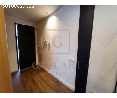 Ático Exclusivo en una Antigua Fábrica de Joyería con Terraza Privada