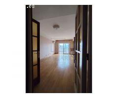 Piso alto para reformar en el centro de Barcelona