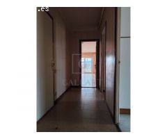 Piso alto para reformar en el centro de Barcelona