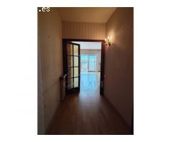 Piso alto para reformar en el centro de Barcelona