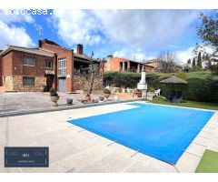 Chalet independiente con piscina en urbanización Montecalderon, El Casar