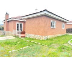 Chalet independiente en una planta en urbanización El Coto, El Casar