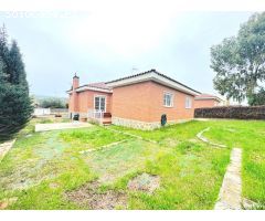 Chalet independiente en una planta en urbanización El Coto, El Casar
