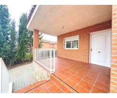 Chalet independiente en una planta en urbanización El Coto, El Casar