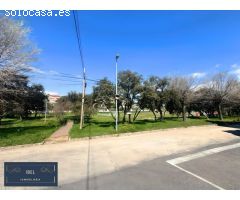 Terreno de esquina en urbanización Montecalderon