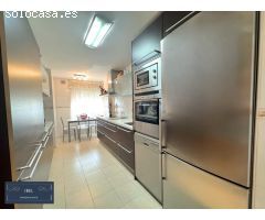 Chalet adosado con dormitorio en planta baja en Azuqueca de Henares.