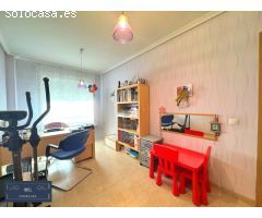 Chalet adosado con dormitorio en planta baja en Azuqueca de Henares.