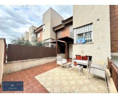 Chalet adosado con dormitorio en planta baja en Azuqueca de Henares.
