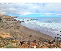 ADOSADO EN PRIMERA LINEA DE PLAYA EN LA GARITA, ISLAS CANARIAS, ESPAÑA