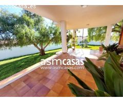 Agencia inmobiliaria en Benicasim vende villa en zona del Golf