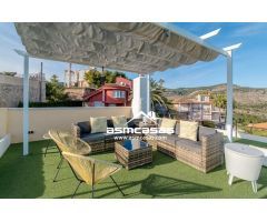 Villa de diseño en urbanizacion playetas con vistas al mar