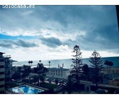 Apartamento en primera linea de playa con vistas a la playa y a la montaña