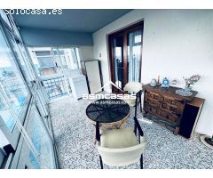 Apartamento en primera linea de playa con vistas a la playa y a la montaña