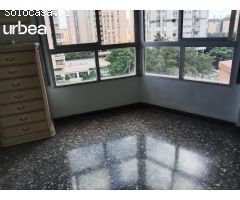GRAN PISO EN ZONA AVDA ANDALUCIA CON GARAJE