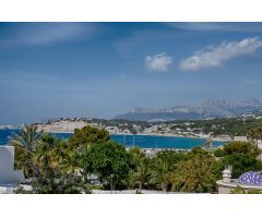 PARCELA CON VISTAS SOBRE EL PUERTO DEPORTIVO DE MORAIRA CON VISTAS AL MAR GEORGEUS