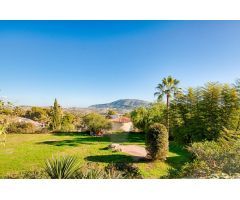 VILLA TRADICIONAL CON AMBIENTE MODERNO IN MORAIRA