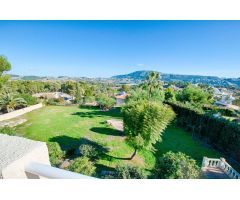 VILLA TRADICIONAL CON AMBIENTE MODERNO IN MORAIRA