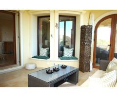 Espaciosa villa con vistas al mar y montaña en La Sella, Denia