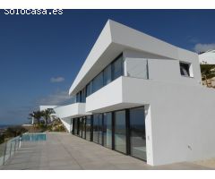 Preciosa villa moderna de nueva construcción con vistas panorámicas al Mar Mediterráneo in Benissa