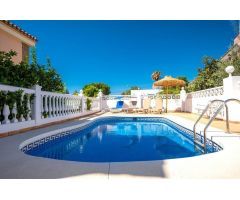CHALET CON PISCINA EN ZONA TRANQUILA
