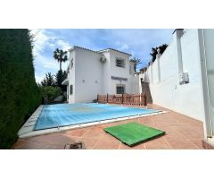 CHALET BENALMADENA PUEBLO CON PISCINA Y VISTAS AL MAR