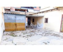 Casa para reformar en Zona Universitaria. / HH Asesores, Inmobiliaria en Burjassot/