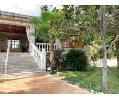 Sensacional villa en urbanización Santa Bárbara. / HH Asesores inmobiliarios.